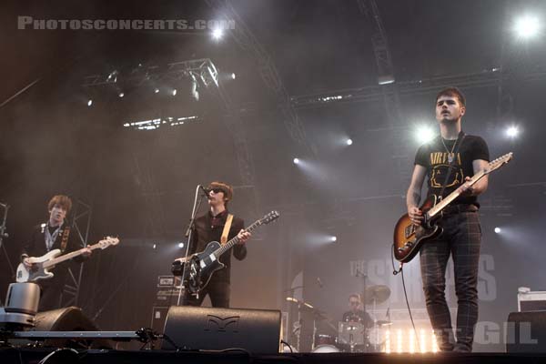 THE STRYPES - 2015-06-24 - PARIS - Place de la Republique - 